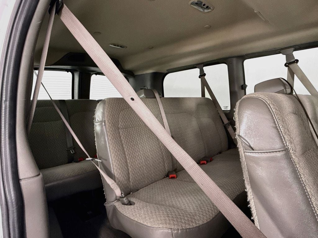 2023 Chevrolet Express Passenger 2500 1LS