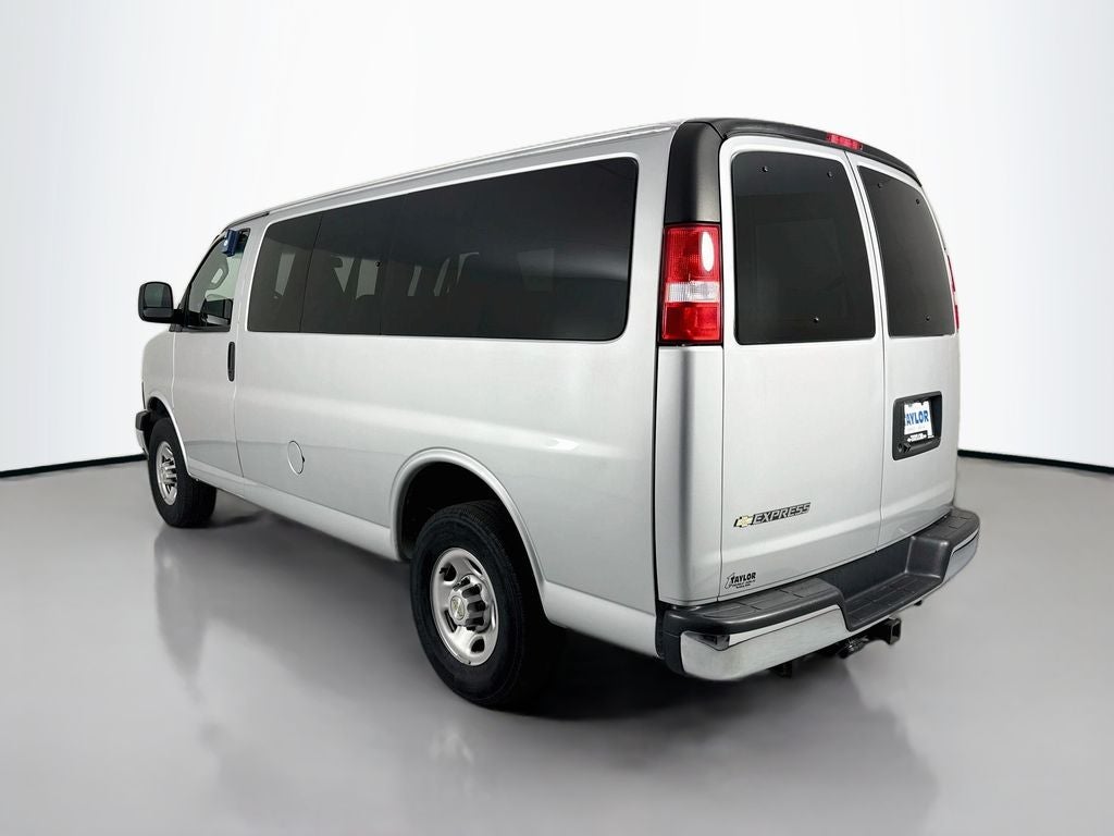 2023 Chevrolet Express Passenger 2500 1LS