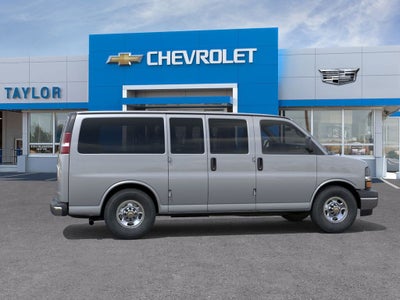 2025 Chevrolet Express Passenger 3500 1LT