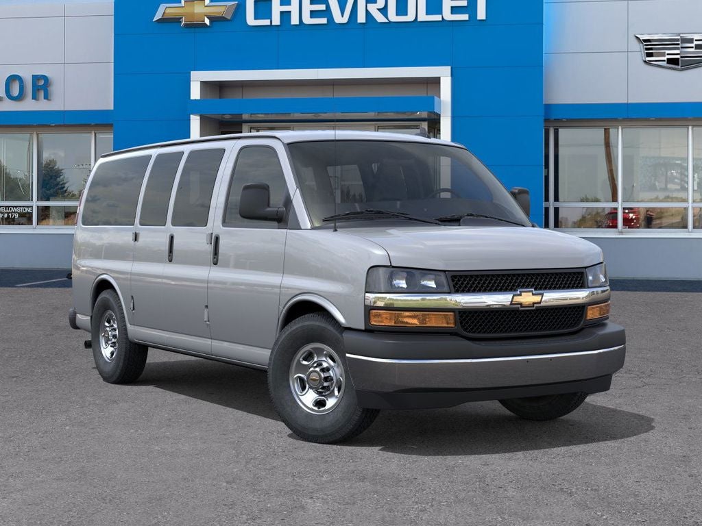 2025 Chevrolet Express Passenger 3500 1LT