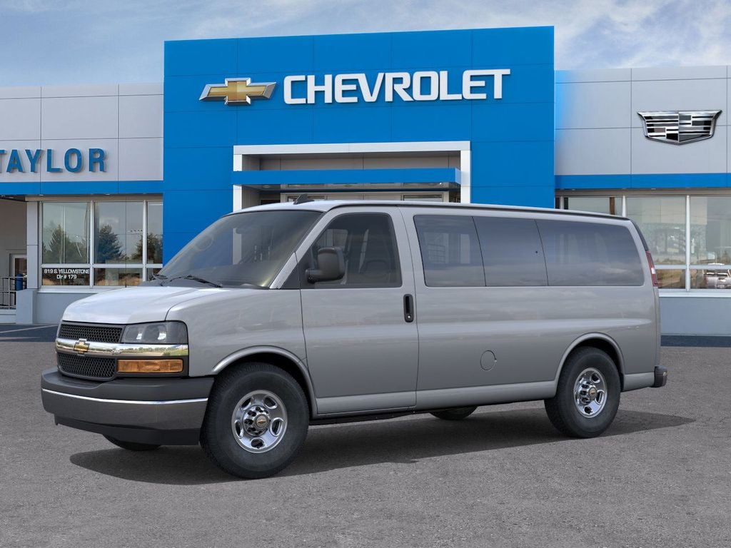 2025 Chevrolet Express Passenger 3500 1LT
