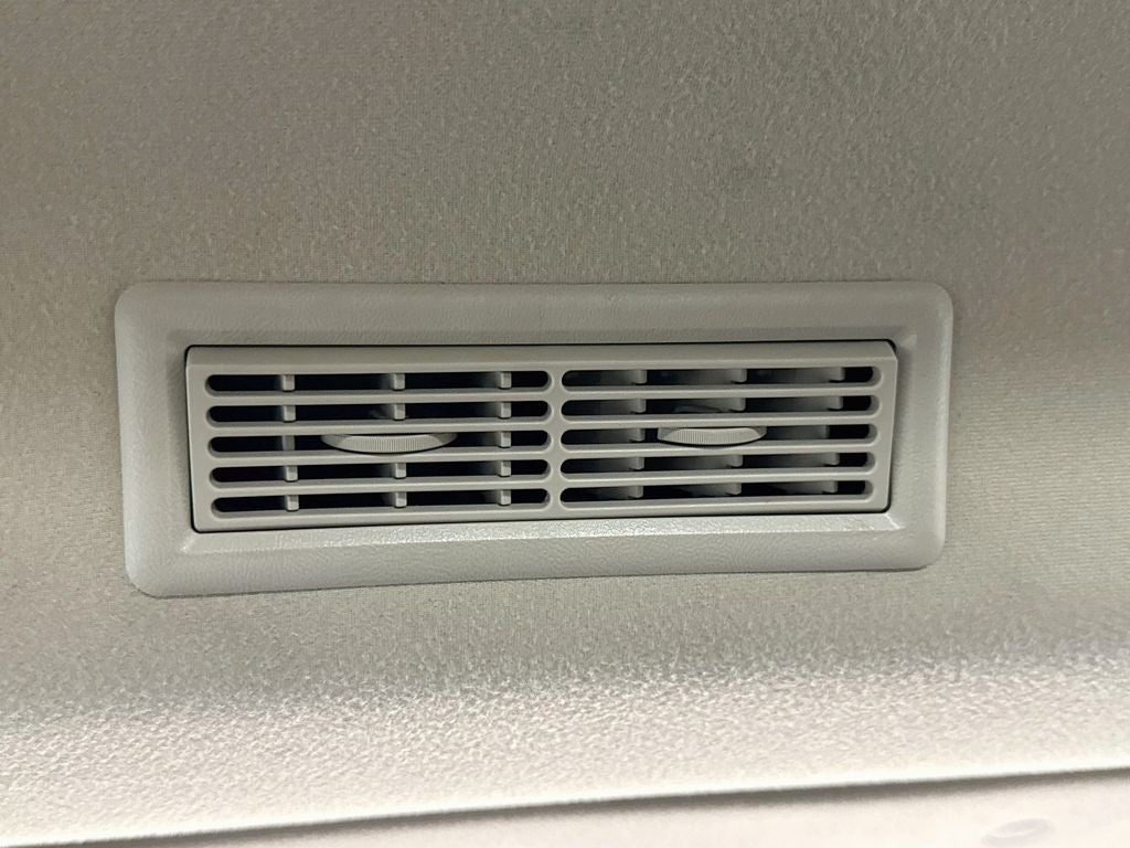 2023 Chevrolet Express Passenger 3500 1LS