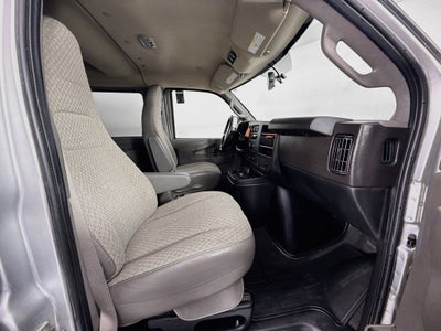 2023 Chevrolet Express Passenger 3500 1LS