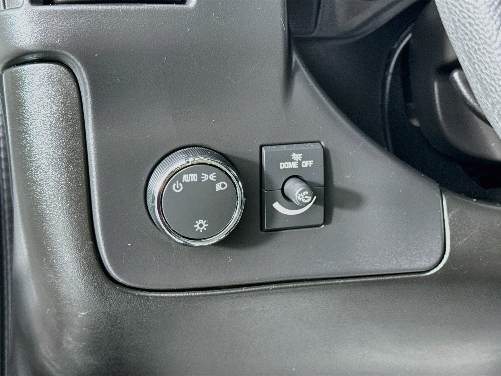 2024 Chevrolet Express Passenger LT - Photo 10