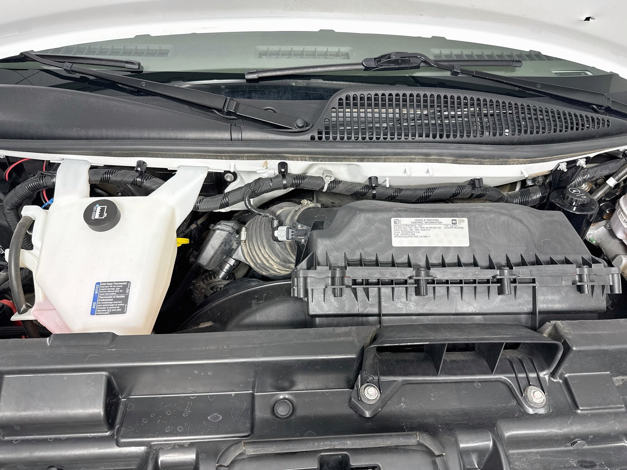 2024 Chevrolet Express Passenger LT - Photo 27