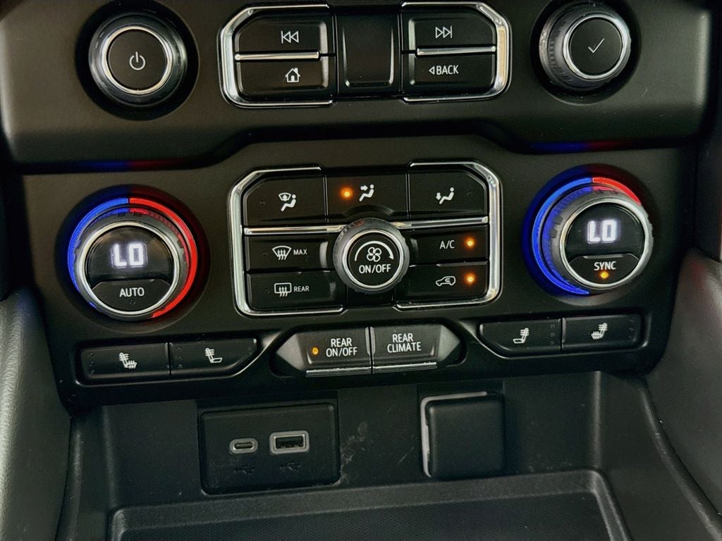 2023 Chevrolet Suburban RST