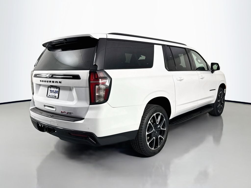 2023 Chevrolet Suburban RST