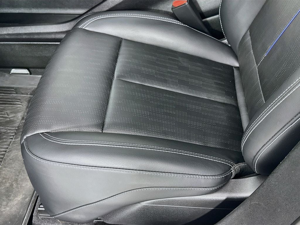 2024 Cadillac LYRIQ Luxury 2