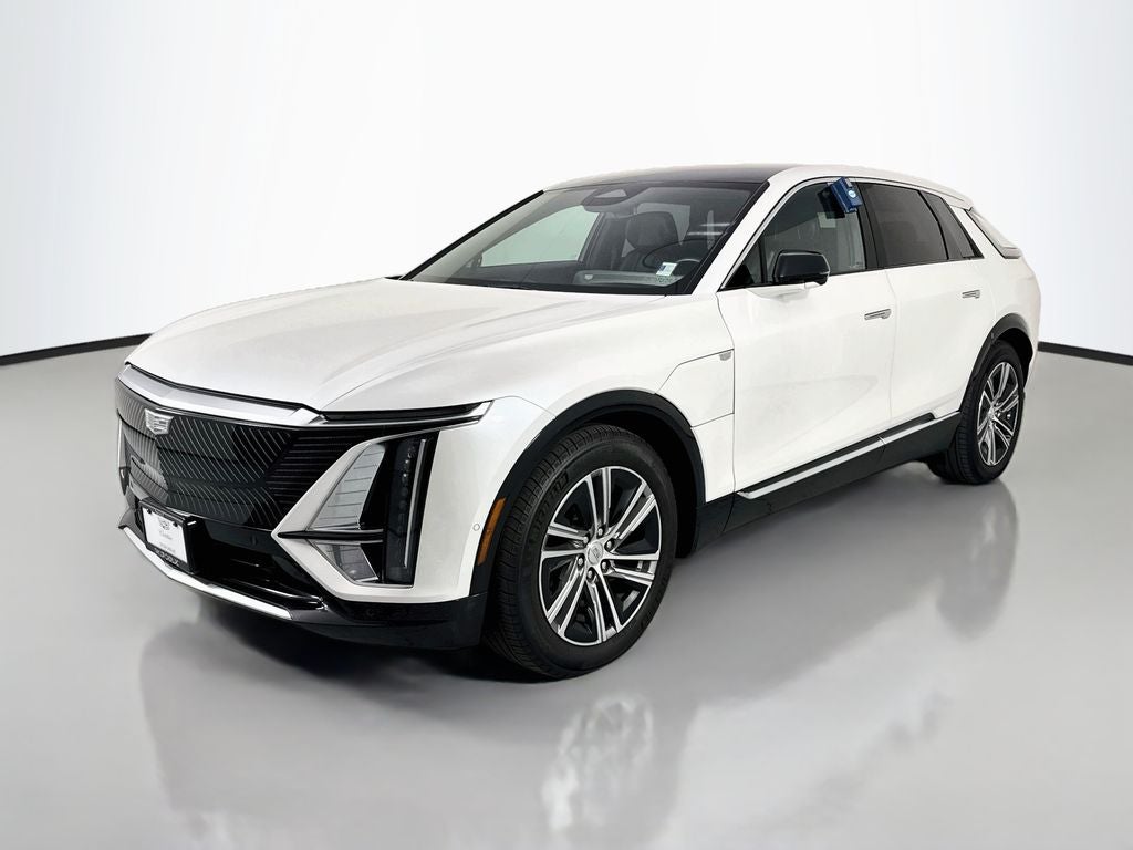 2024 Cadillac LYRIQ Luxury 2