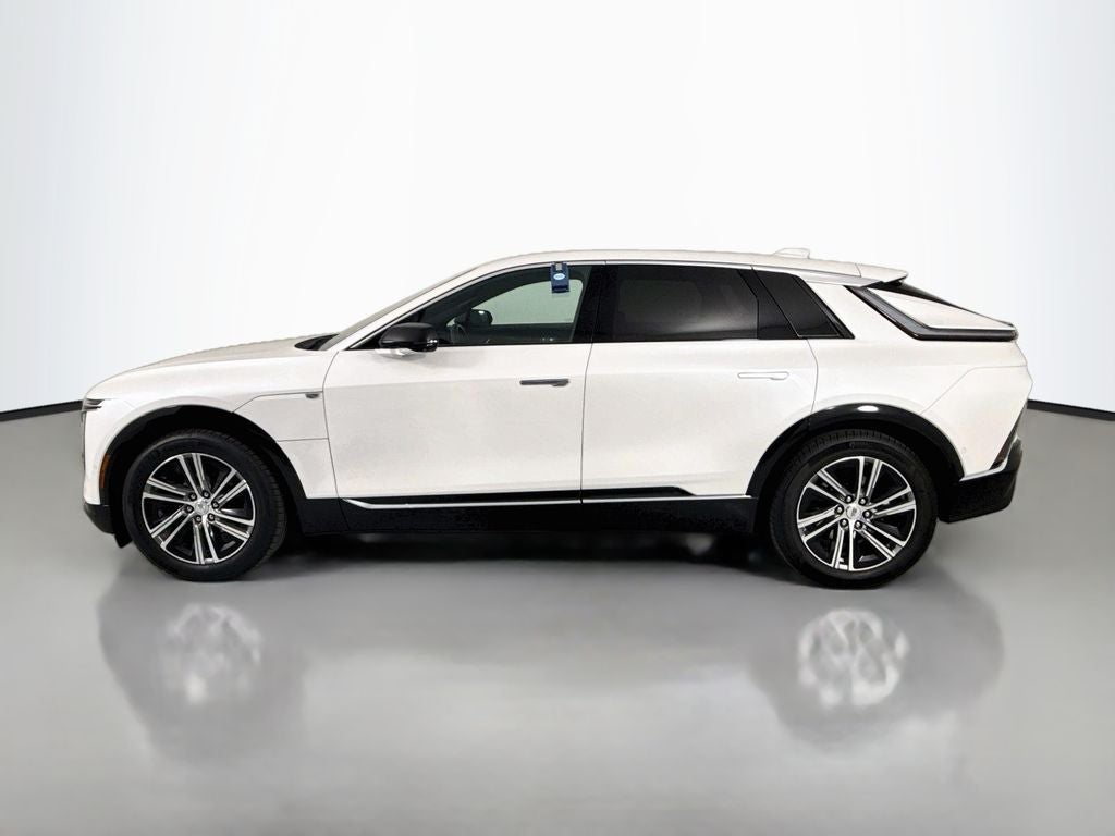2024 Cadillac LYRIQ Luxury 2