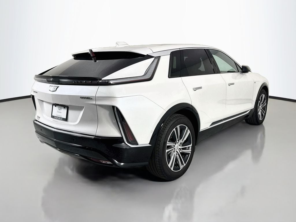 2024 Cadillac LYRIQ Luxury 2
