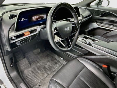 2024 Cadillac LYRIQ Luxury 2