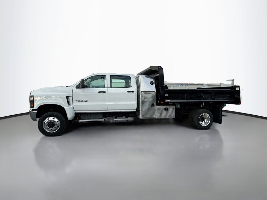 2024 Chevrolet Silverado 6500 HD Work Truck