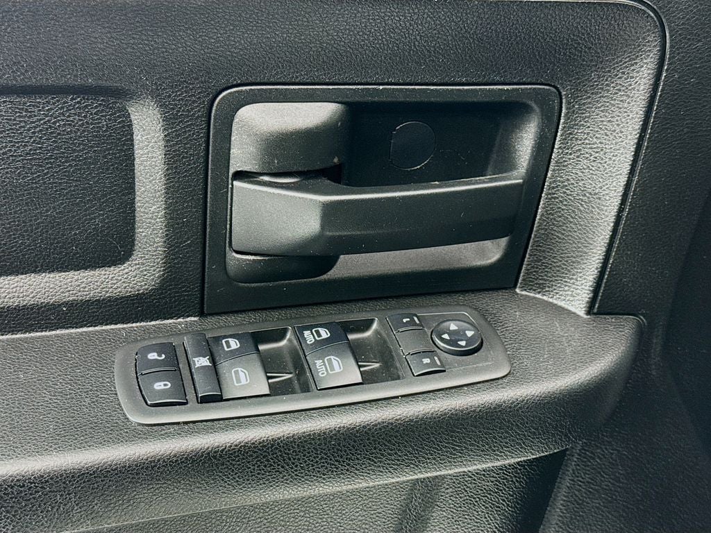 2018 RAM 3500 Tradesman Crew Cab 4x4 8' Box
