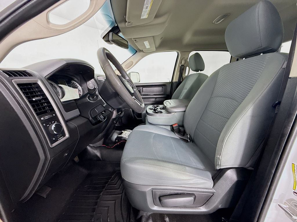 2018 RAM 3500 Tradesman Crew Cab 4x4 8' Box