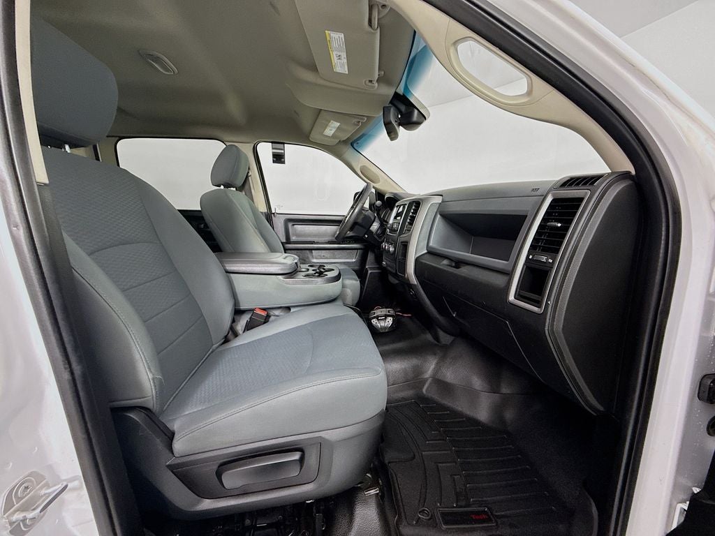 2018 RAM 3500 Tradesman Crew Cab 4x4 8' Box