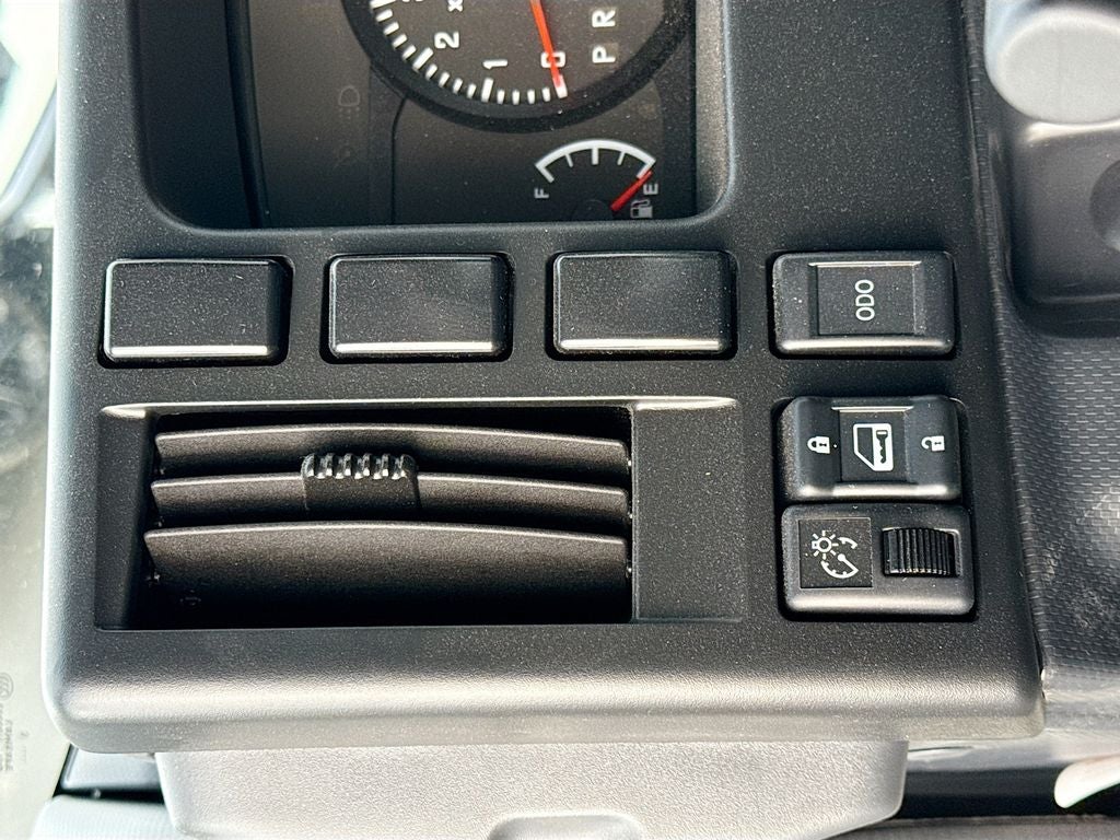 2024 Chevrolet Low Cab Forward 4500 MEDIUM ASH GRAY