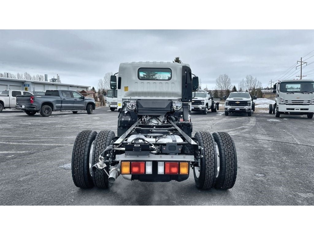 2024 Chevrolet Low Cab Forward 4500 MEDIUM ASH GRAY