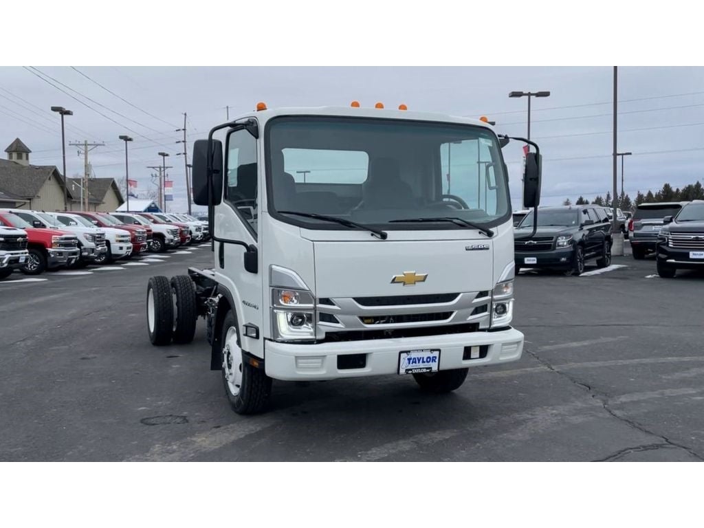 2024 Chevrolet Low Cab Forward 4500 MEDIUM ASH GRAY