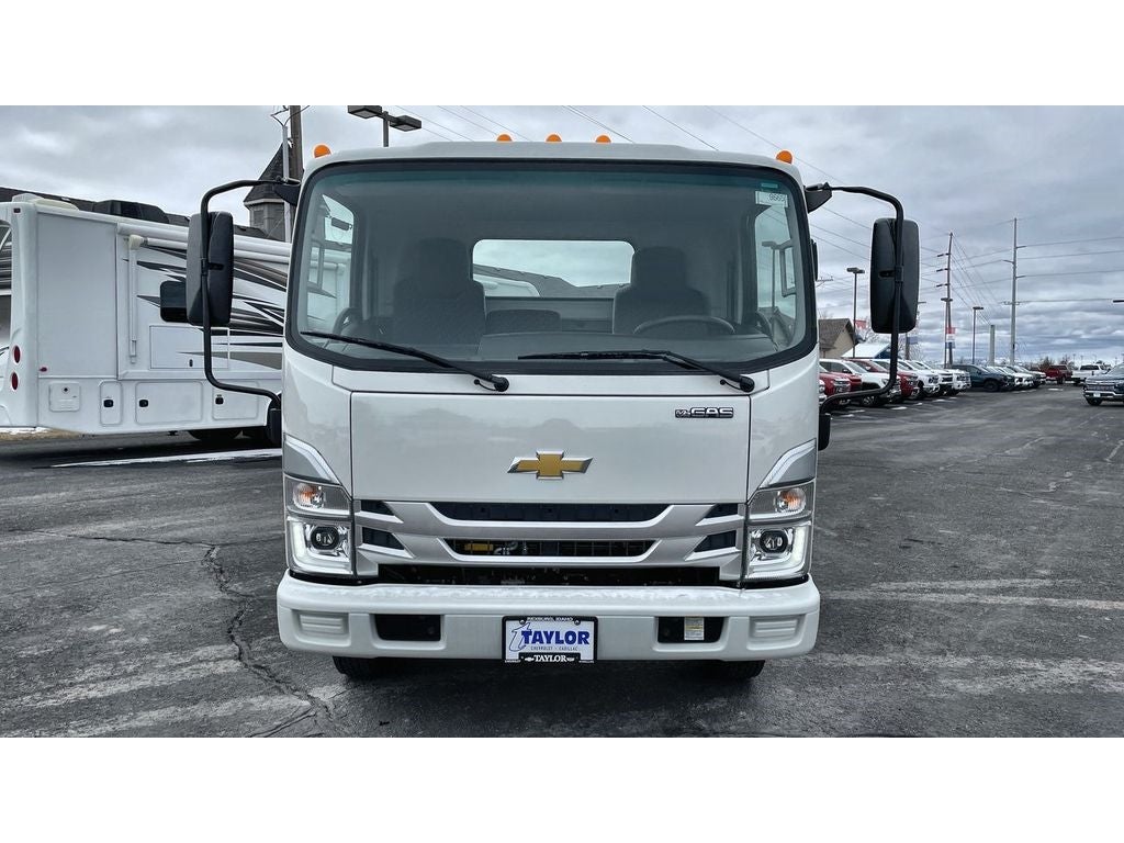 2024 Chevrolet Low Cab Forward 4500 MEDIUM ASH GRAY