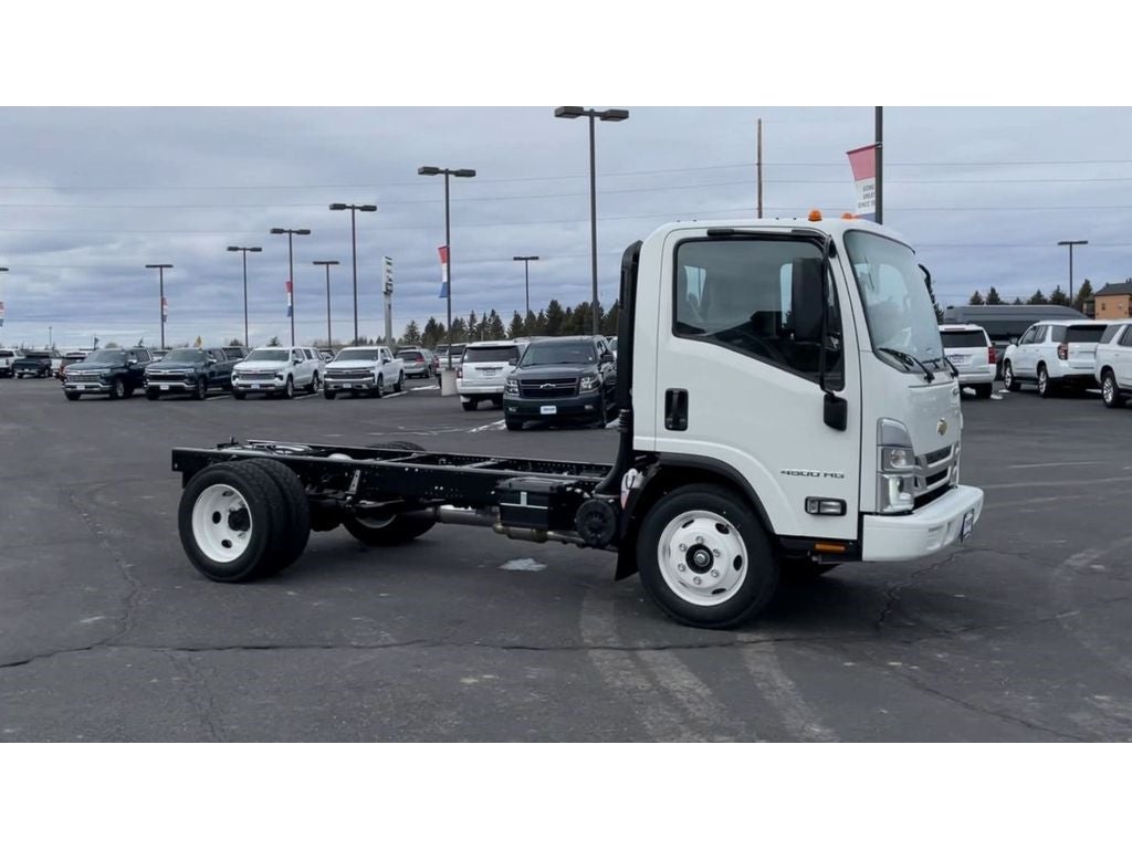 2024 Chevrolet Low Cab Forward 4500 MEDIUM ASH GRAY
