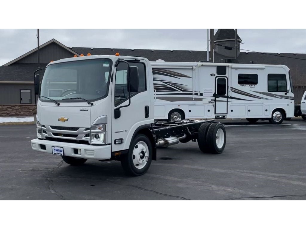 2024 Chevrolet Low Cab Forward 4500 MEDIUM ASH GRAY
