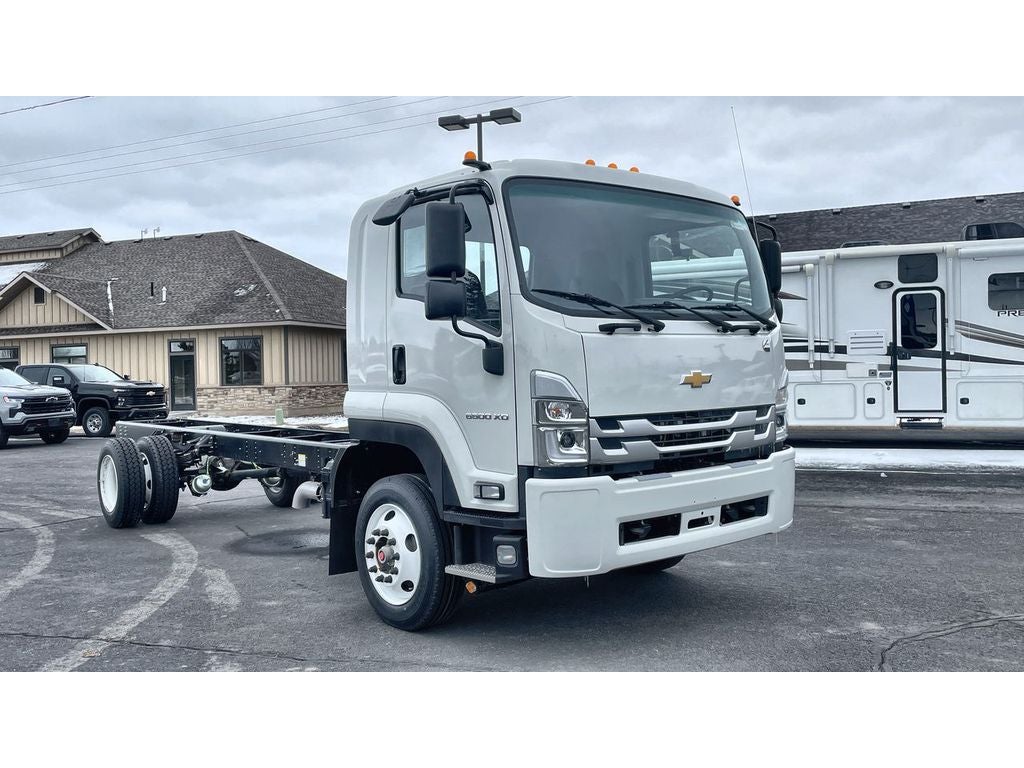 2024 Chevrolet Low Cab Forward 6500 XD MEDIUM ASH GRAY