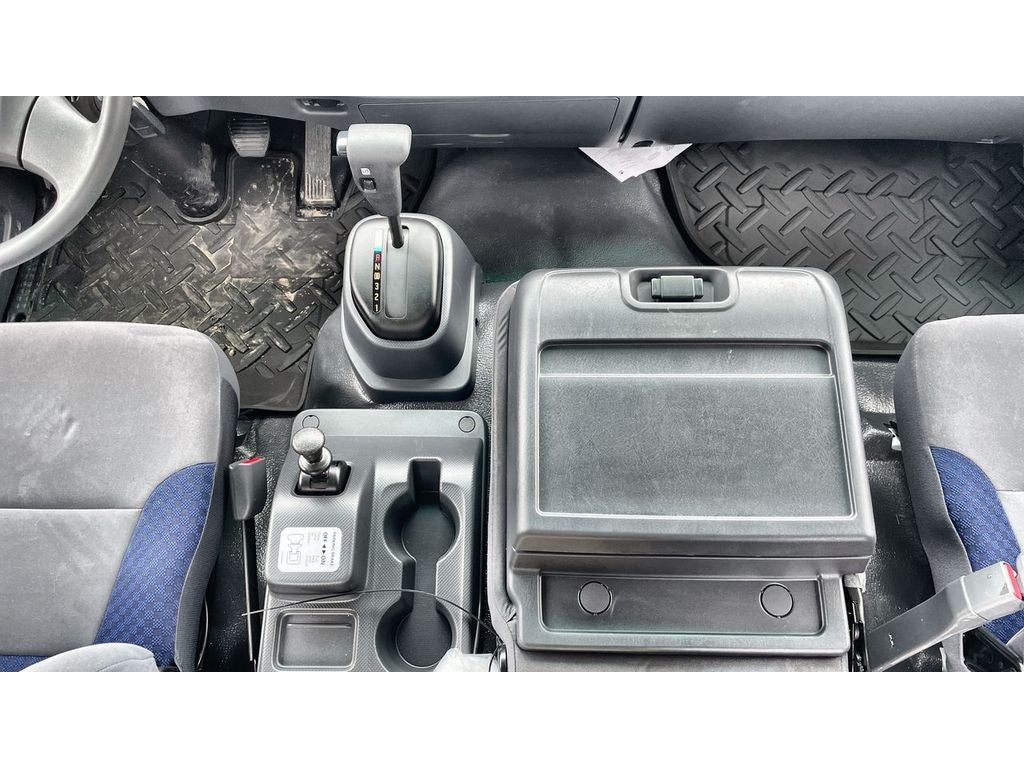 2024 Chevrolet Low Cab Forward 6500 XD MEDIUM ASH GRAY