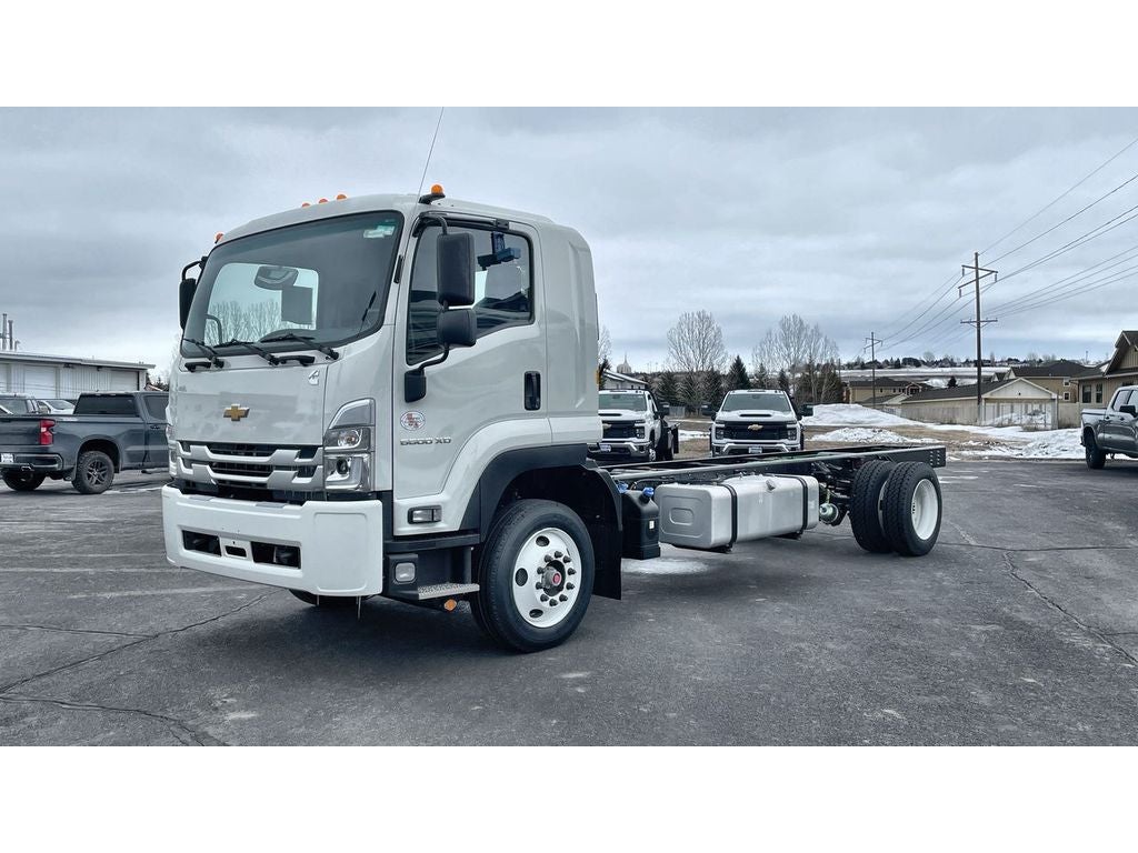 2024 Chevrolet Low Cab Forward 6500 XD MEDIUM ASH GRAY