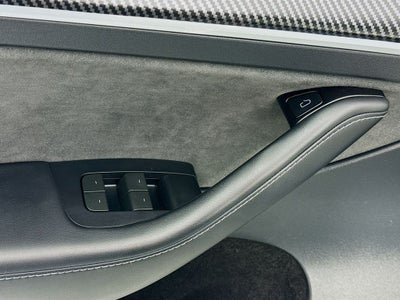 2025 Tesla Model Y Performance