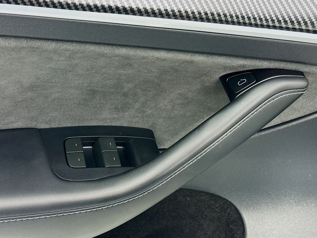 2025 Tesla Model Y Performance